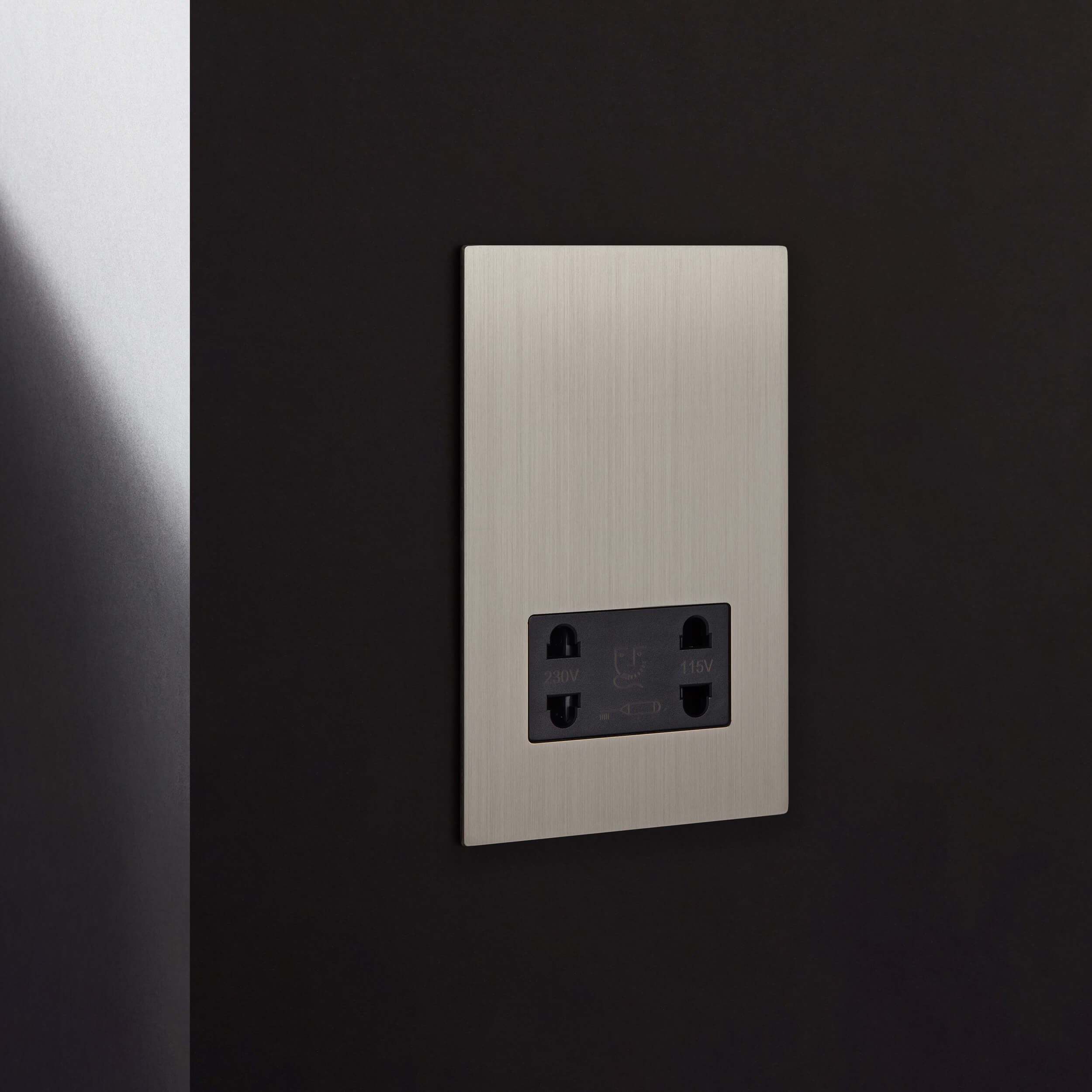 Renaissance Shaver Socket Outlet